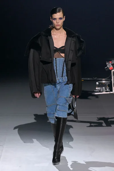 Look 7